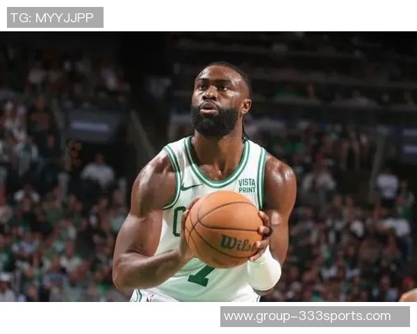 杰伦布朗进入MVP讨论后防守压力加大效率下滑引发关注 杰伦布朗进入MVP讨论后防守压力加大效率下滑引发关注